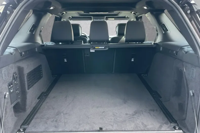 Land Rover Discovery din 2024 cu 15.528 km - oferta LAN119346 - foto 15