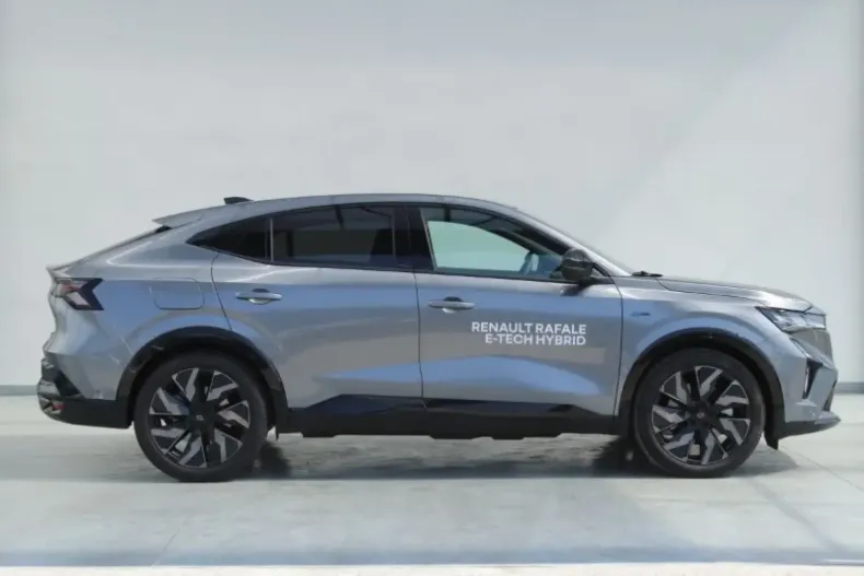 Renault Rafale din 2025 cu 1.385 km - oferta REN119351 - foto 4