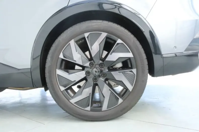 Renault Rafale din 2025 cu 1.385 km - oferta REN119351 - foto 7