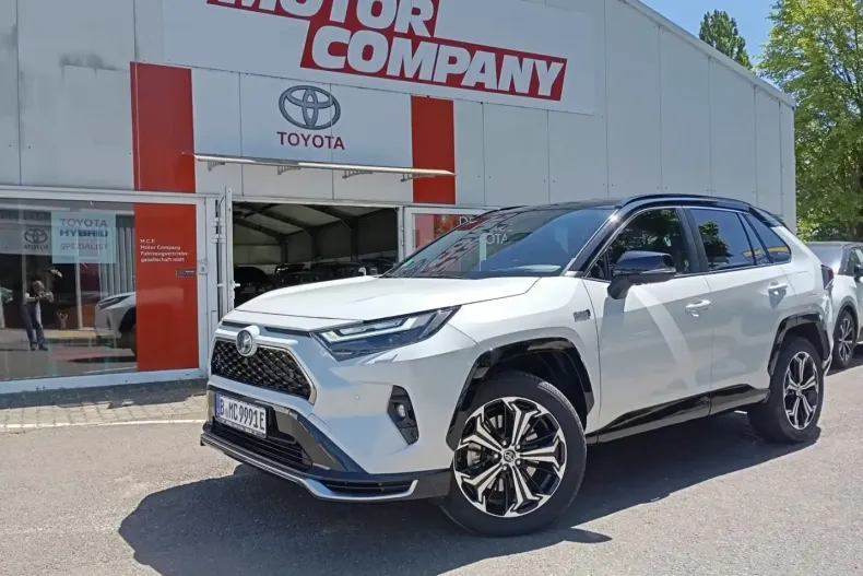 Toyota RAV4 din 2024 cu 9.010 km - oferta TOY119355 - foto 1