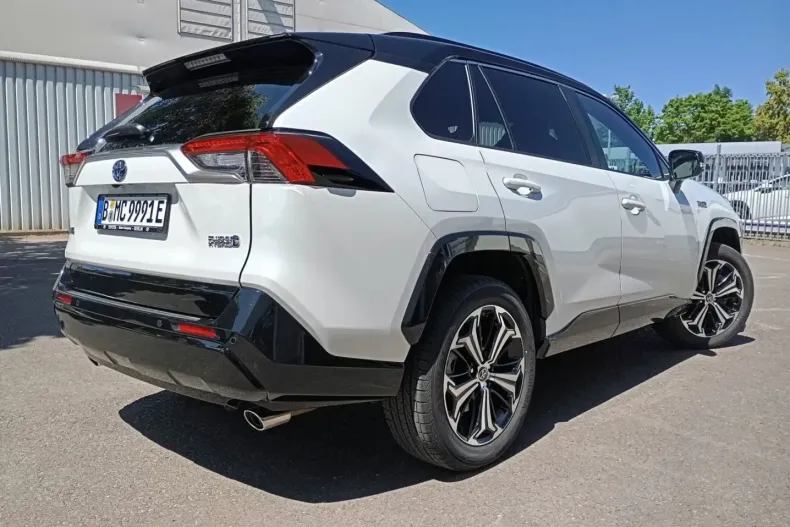 Toyota RAV4 din 2024 cu 9.010 km - oferta TOY119355 - foto 2