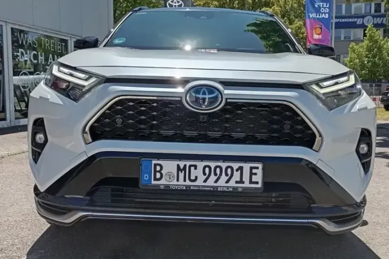 Toyota RAV4 din 2024 cu 9.010 km - oferta TOY119355 - foto 6