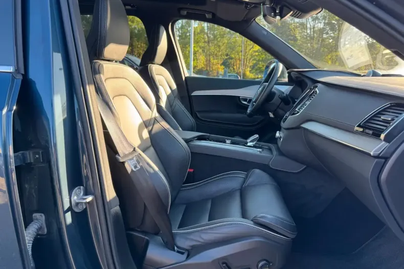 Volvo XC90 din 2024 cu 25.000 km - oferta VOL119357 - foto 6