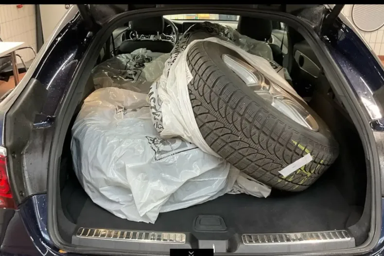 Mercedes-Benz GLC 300 din 2022 cu 96.411 km - oferta MER119366 - foto 13