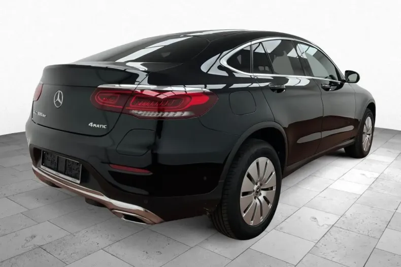 Mercedes-Benz GLC 300 din 2022 cu 99.988 km - oferta MER119368 - foto 6