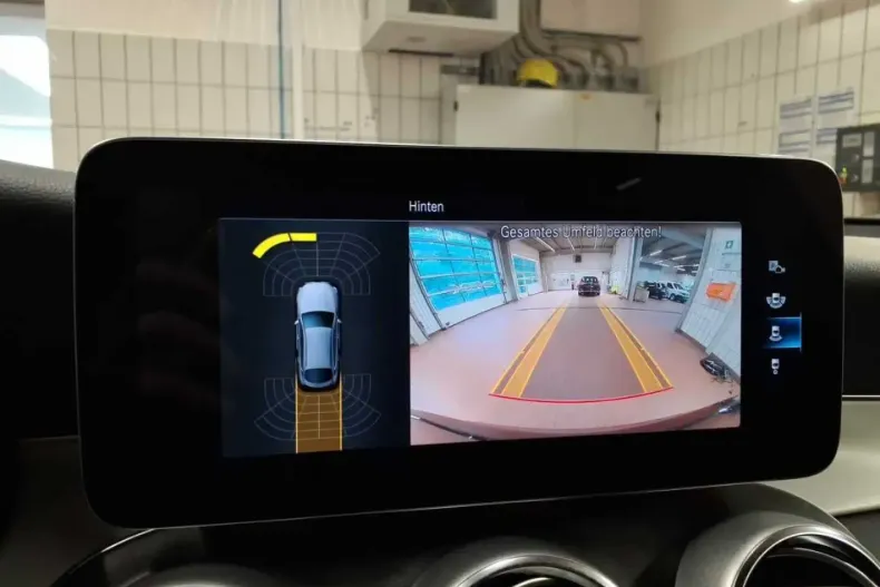 Mercedes-Benz GLC 300 din 2022 cu 99.988 km - oferta MER119368 - foto 14