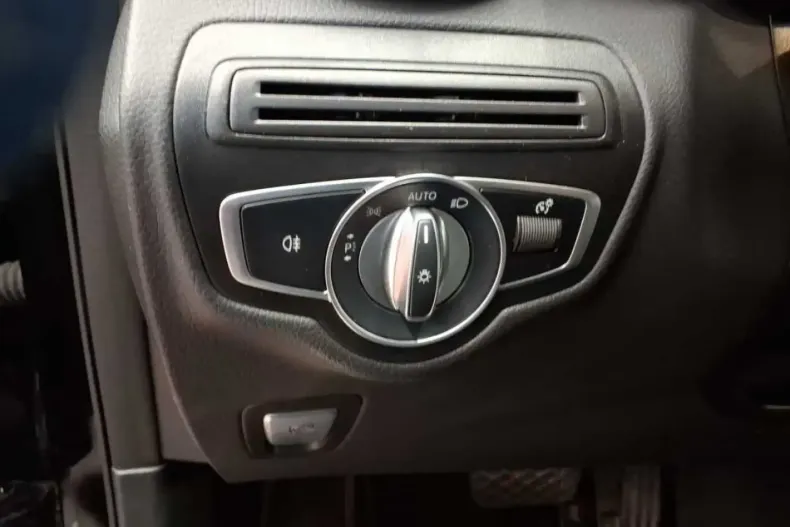 Mercedes-Benz GLC 300 din 2022 cu 99.988 km - oferta MER119368 - foto 18