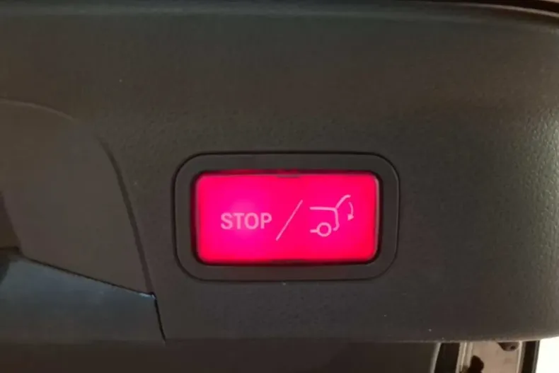 Mercedes-Benz GLC 300 din 2022 cu 99.988 km - oferta MER119368 - foto 21