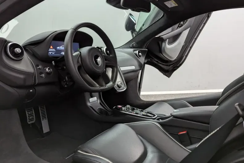 McLaren GT din 2023 cu 2.300 km - oferta MCL119369 - foto 19