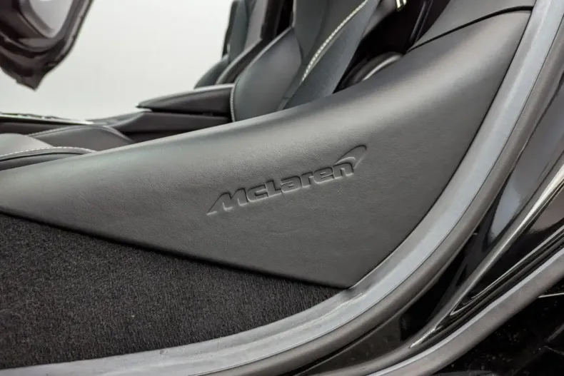 McLaren GT din 2023 cu 2.300 km - oferta MCL119369 - foto 21