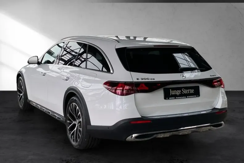 Mercedes-Benz E 300 din 2024 cu 12.590 km - oferta MER119375 - foto 3