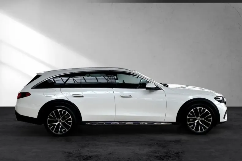 Mercedes-Benz E 300 din 2024 cu 12.590 km - oferta MER119375 - foto 5