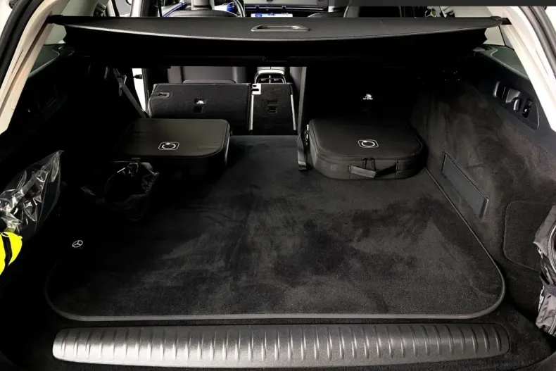 Mercedes-Benz E 300 din 2024 cu 12.590 km - oferta MER119375 - foto 10