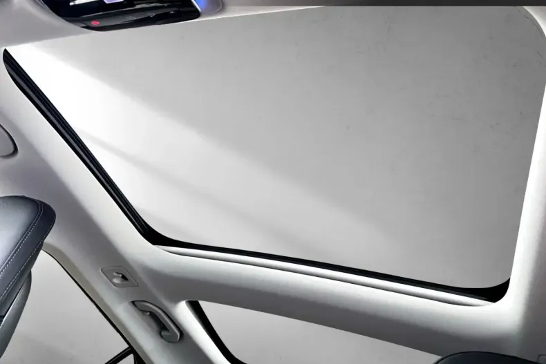 Mercedes-Benz E 300 din 2024 cu 12.590 km - oferta MER119375 - foto 12