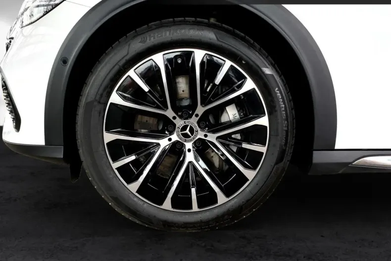 Mercedes-Benz E 300 din 2024 cu 12.590 km - oferta MER119375 - foto 16