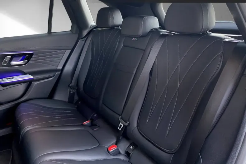 Mercedes-Benz GLC 200 din 2023 cu 5.530 km - oferta MER119378 - foto 9