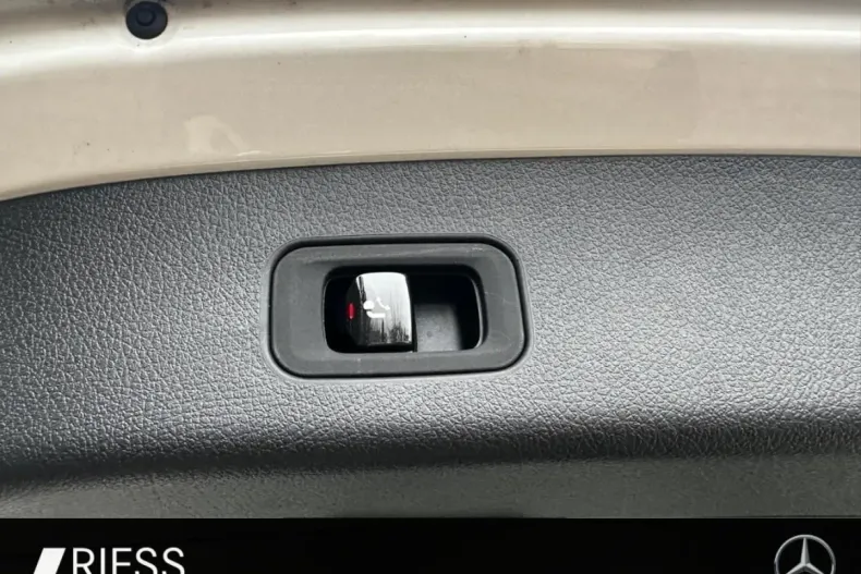 Mercedes-Benz GLC 200 din 2024 cu 9.283 km - oferta MER119400 - foto 7