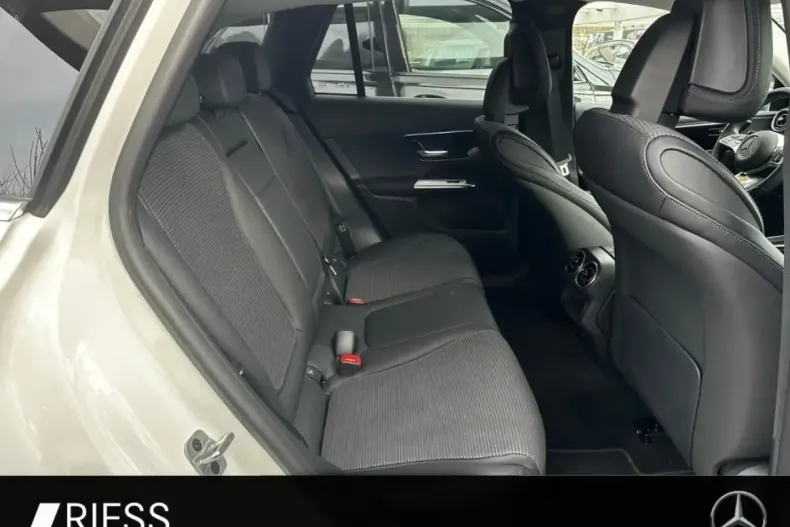 Mercedes-Benz GLC 200 din 2024 cu 9.283 km - oferta MER119400 - foto 16