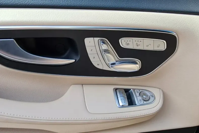 Mercedes-Benz V 300 din 2021 cu 80.750 km - oferta MER119449 - foto 5