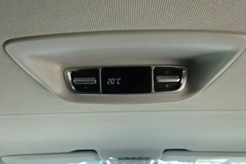 Mercedes-Benz V 300 din 2020 cu 69.404 km - oferta MER119452 - foto 11