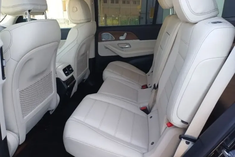 Mercedes-Benz GLS 400 din 2023 cu 37.744 km - oferta MER119453 - foto 4