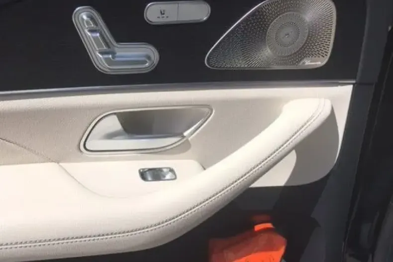 Mercedes-Benz GLE 450 din 2023 cu 17.000 km - oferta MER119456 - foto 10