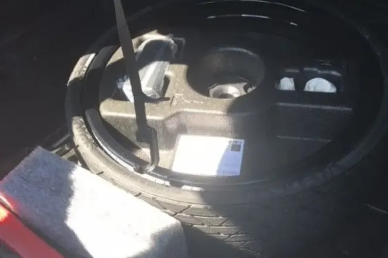 Mercedes-Benz GLE 450 din 2023 cu 17.000 km - oferta MER119456 - foto 15