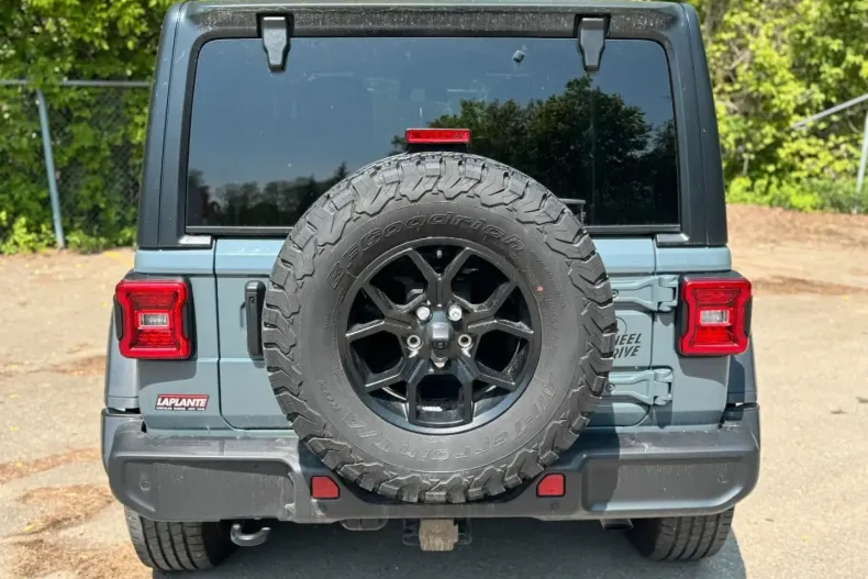 Jeep Wrangler din 2023 cu 37.859 km - oferta JEE119464 - foto 3