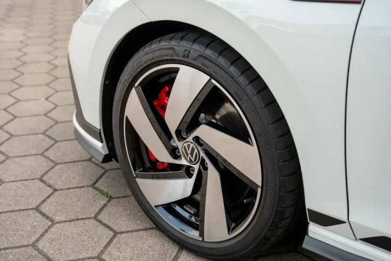 Volkswagen Golf din 2023 cu 21.250 km - oferta VOL119478 - foto 6