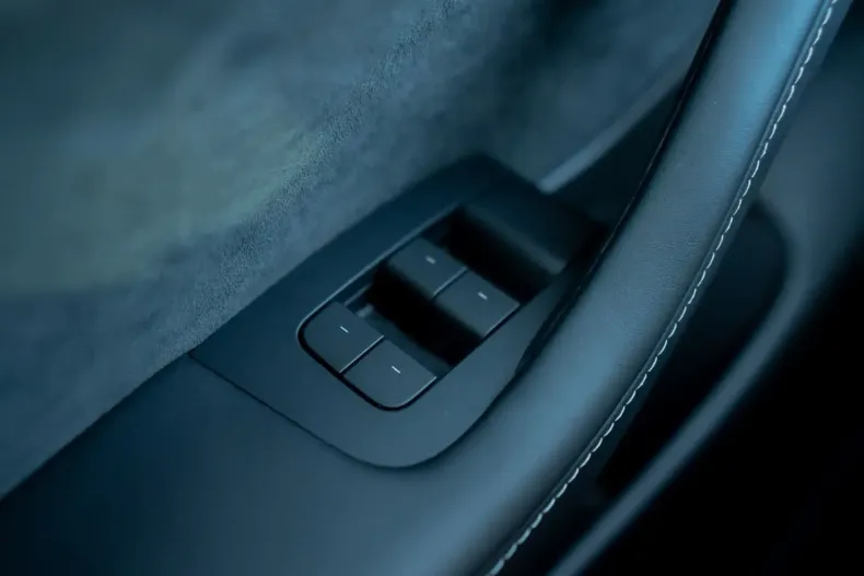 Tesla Model 3 din 2023 cu 24.351 km - oferta TES119480 - foto 23