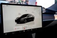 Tesla Model 3 din 2023 cu 24.351 km - oferta TES119480 - foto 32