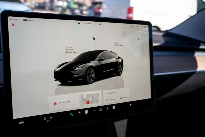 Tesla Model 3 din 2023 cu 24.351 km - oferta TES119480 - foto 32