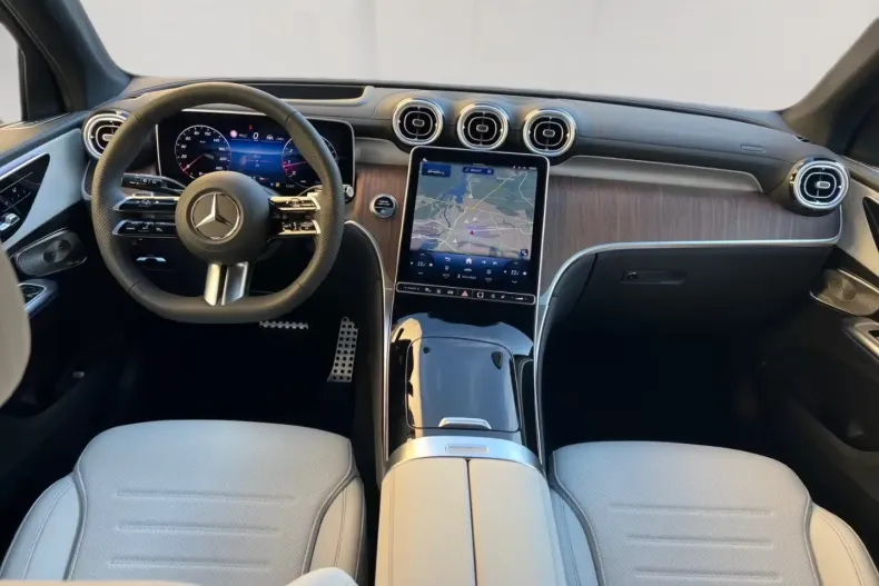 Mercedes-Benz GLC 300 din 2025 cu 9 km - oferta MER119482 - foto 4