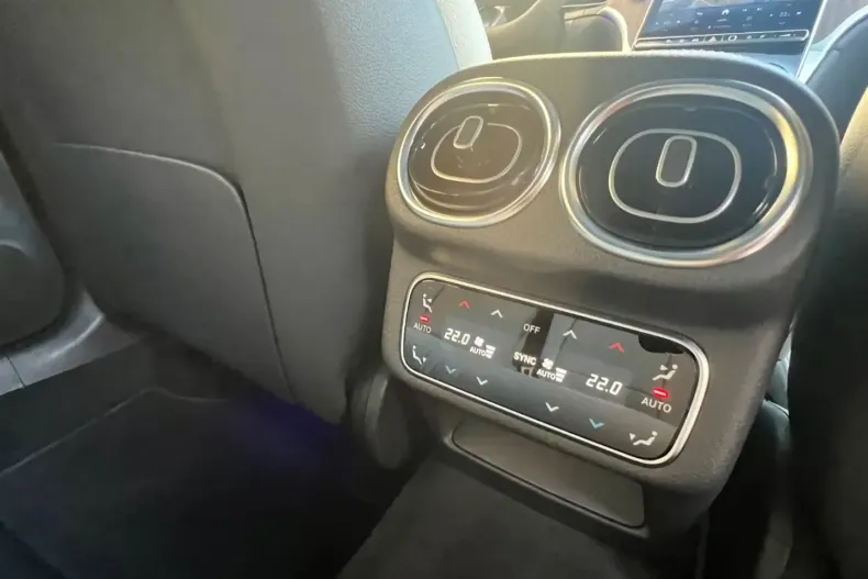 Mercedes-Benz GLC 300 din 2025 cu 9 km - oferta MER119482 - foto 7