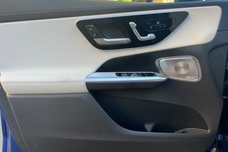 Mercedes-Benz GLC 300 din 2025 cu 9 km - oferta MER119482 - foto 10