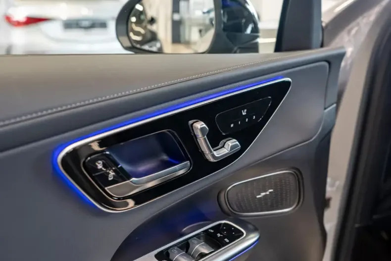 Mercedes-Benz GLC 300 din 2025 cu 5.000 km - oferta MER119484 - foto 12