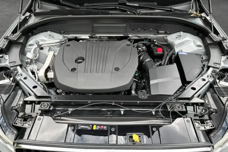 Volvo XC60 din 2024 cu 28.400 km - oferta VOL119485 - foto 8