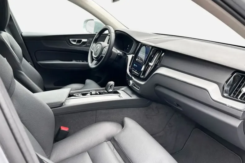 Volvo XC60 din 2024 cu 28.400 km - oferta VOL119485 - foto 13