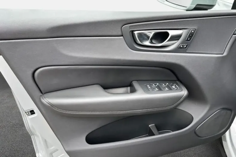 Volvo XC60 din 2024 cu 28.400 km - oferta VOL119485 - foto 20