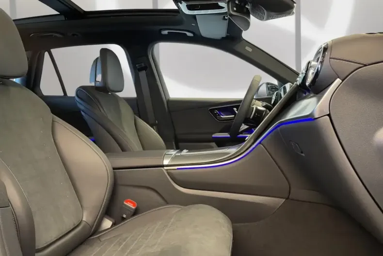 Mercedes-Benz GLC 300 din 2025 cu 8.500 km - oferta MER119486 - foto 3