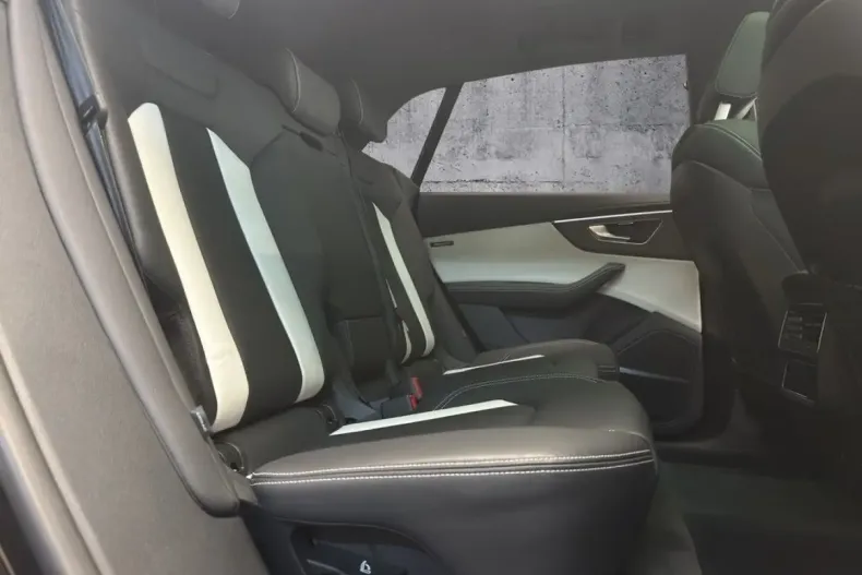 Audi Q8 din 2024 cu 21.600 km - oferta AUD119490 - foto 9