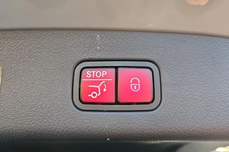 Mercedes-Benz GLC 300 din 2025 cu 18.000 km - oferta MER119494 - foto 7