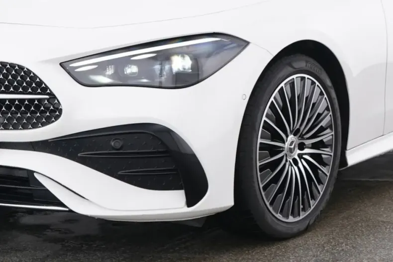 Mercedes-Benz CLE 200 din 2024 cu 10.648 km - oferta MER119497 - foto 4