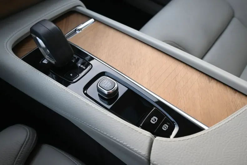 Volvo XC90 din 2021 cu 31.109 km - oferta VOL119509 - foto 23