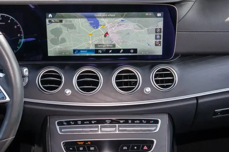 Mercedes-Benz E 300 din 2022 cu 71.600 km - oferta MER119512 - foto 8