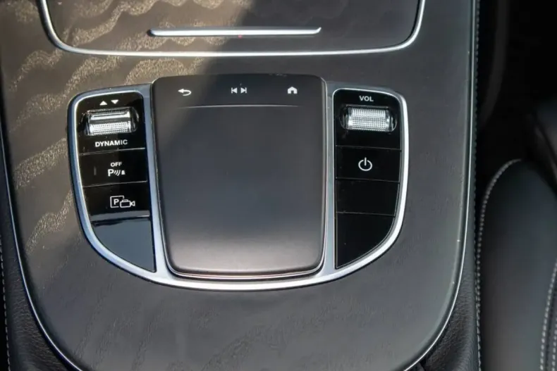 Mercedes-Benz E 300 din 2022 cu 71.600 km - oferta MER119512 - foto 9