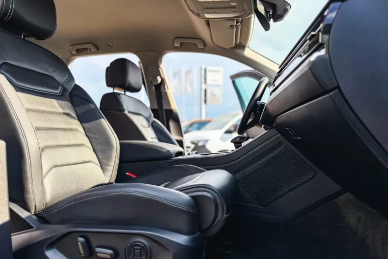 Volkswagen Touareg din 2021 cu 121.580 km - oferta VOL119513 - foto 17