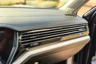 Volkswagen Touareg din 2021 cu 121.580 km - oferta VOL119513 - foto 19