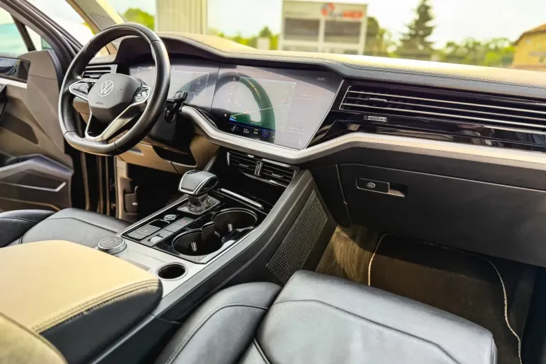 Volkswagen Touareg din 2021 cu 121.580 km - oferta VOL119513 - foto 24