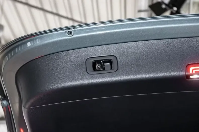 Mercedes-Benz GLC 300 din 2024 cu 15.000 km - oferta MER119515 - foto 13